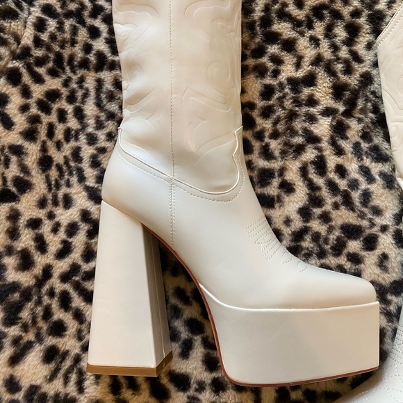 *SOLD* SIMMI Ruman-2 Cowboy Boots - Cream - Picture 6 of 11